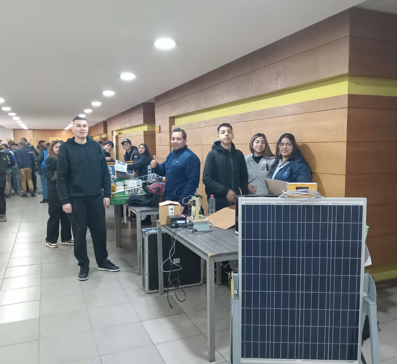 Liceo Industrial de Santiago participa en Feria Robótica