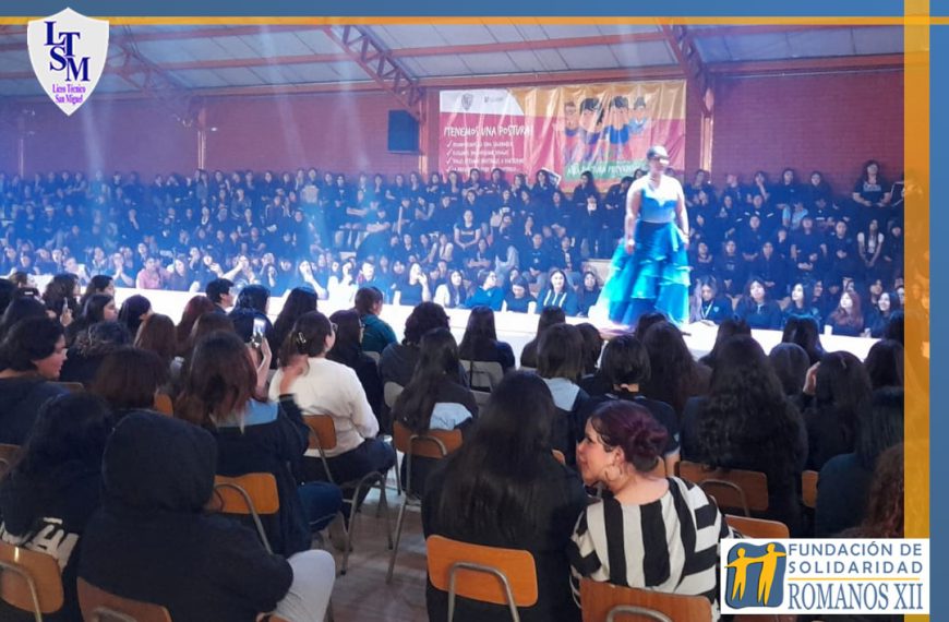 Creatividad en Pasarela: Estudiantes de Vestuario y Confección Textil, del Liceo Técnico de San Miguel, Deslumbran con su Talento