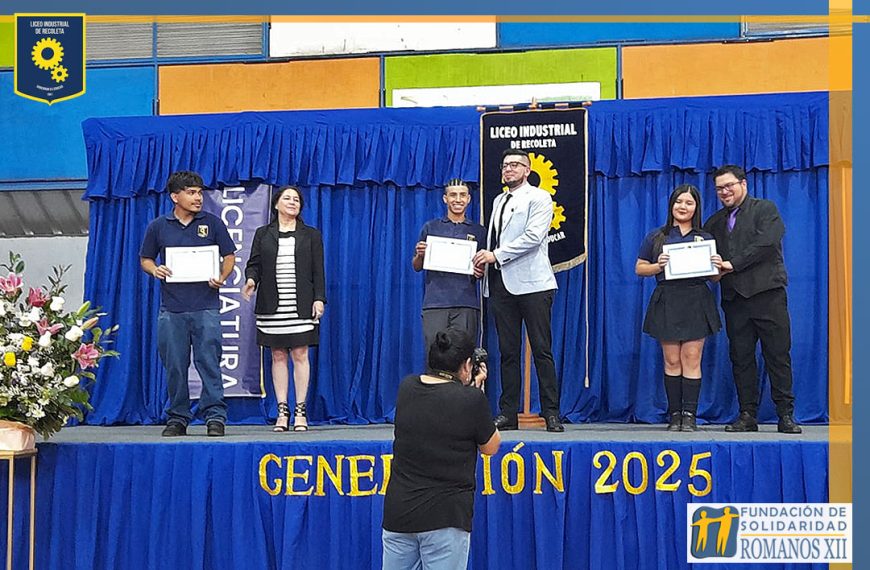 Titulación en Liceo Industrial de Recoleta.